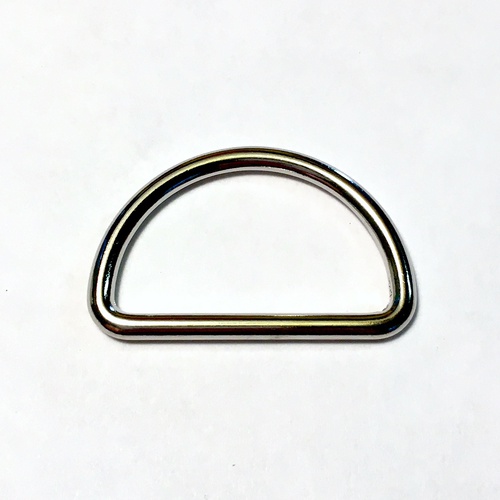 Silverfärgad D-ring i metall